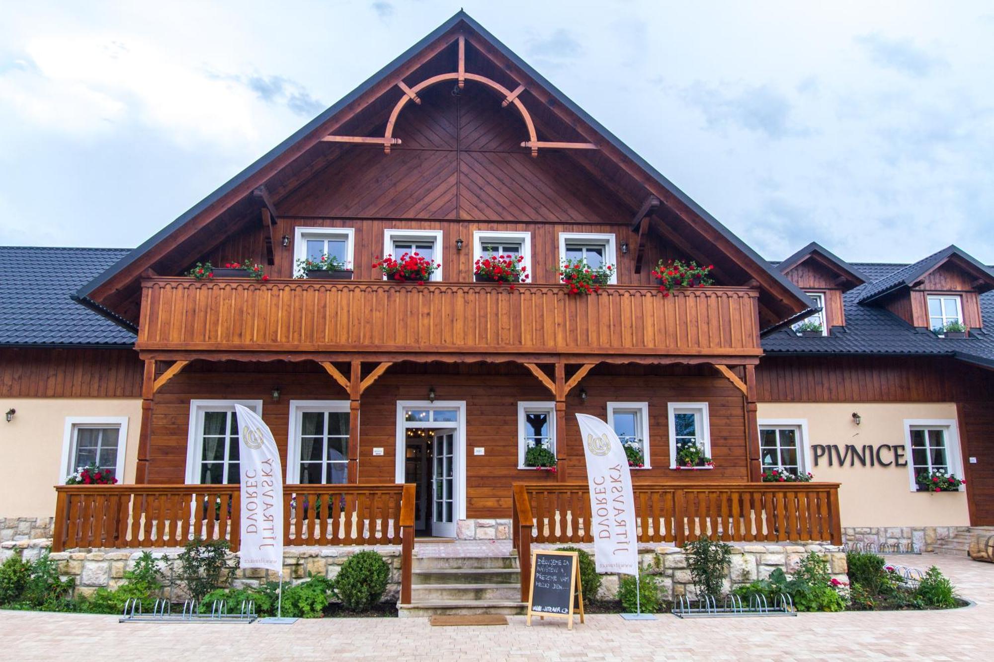 Apartman-Hotel Jitravsky Dvorec Rynoltice Zewnętrze zdjęcie